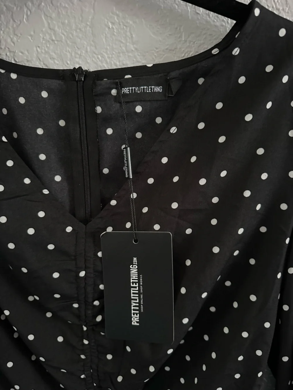 PrettyLittleThing Black Polka Dot Ruched Blouse Peplum Long Sleeve‎ Size 6 NWT